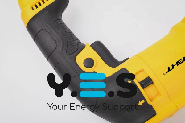 Професійний електроперфоратор у кейсі для свердління бетону та ударного буріння